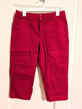 St. John's Bay red capri pants sz 10, good used condition
